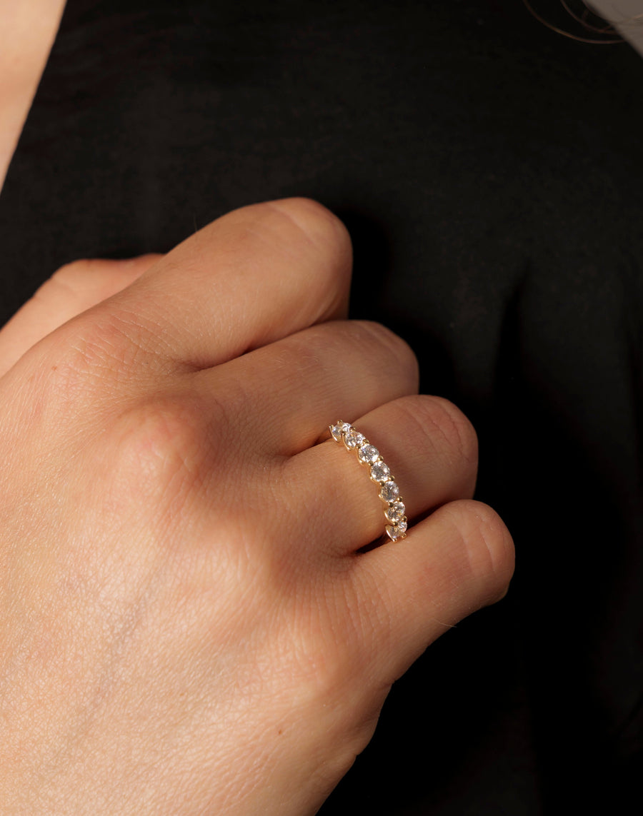 Gold and zircon ring