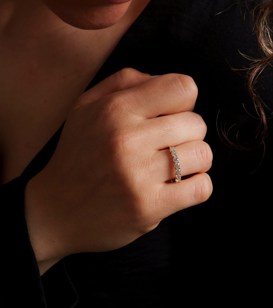 Gold and zircon ring