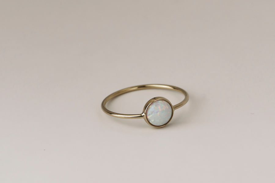 Anello opale milky