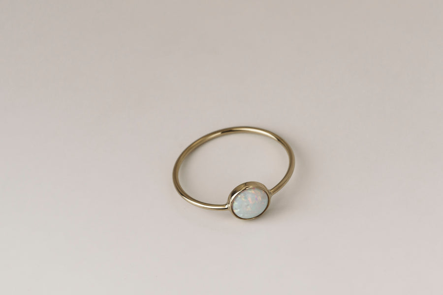 Anello opale milky