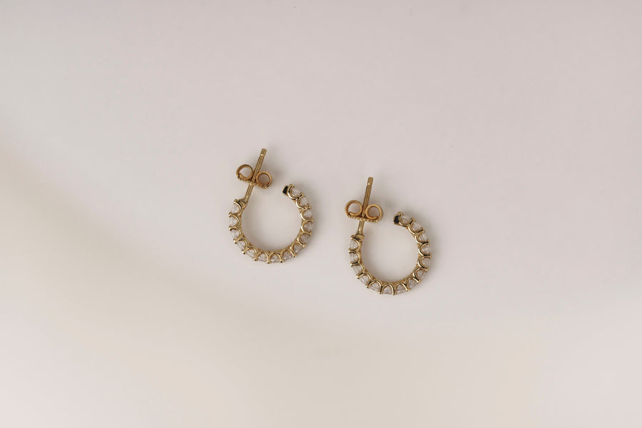 Earrings with zirconia