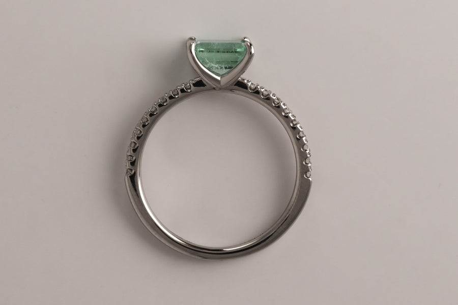 Anello smeraldo