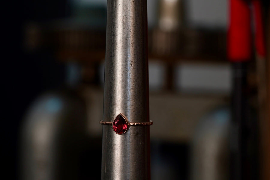 Rhodolite drop